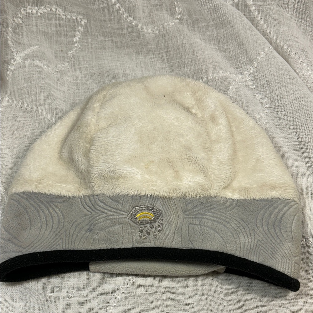 Mountain Hardware ski snowboard winter hat